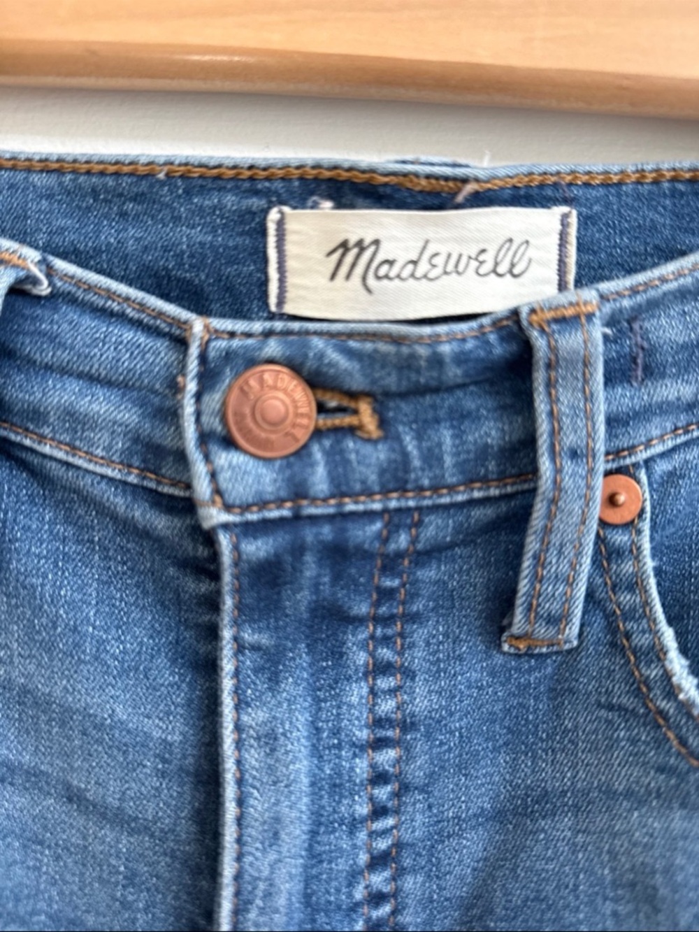 Madewell Classic Women's Blue Jeans - Picture 4 of 6